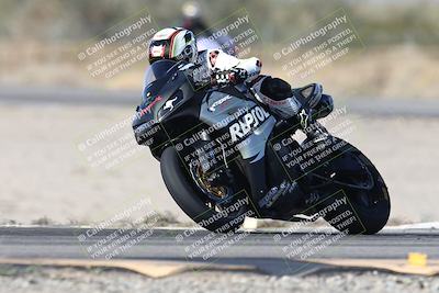 media/Dec-01-2025-Moto Forza (Mon) [[2daa91e15f]]/2-Intermediate Group/Session 3 (Turn 3)/